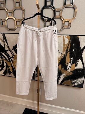 Men's White Casual Drawstring Joggers with '3' Accent